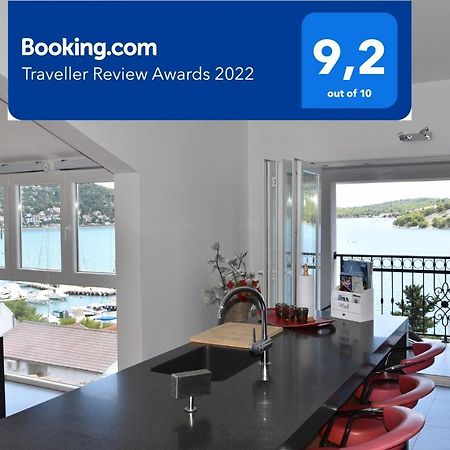Villa Pina Appartment Chantos Tisno Luaran gambar