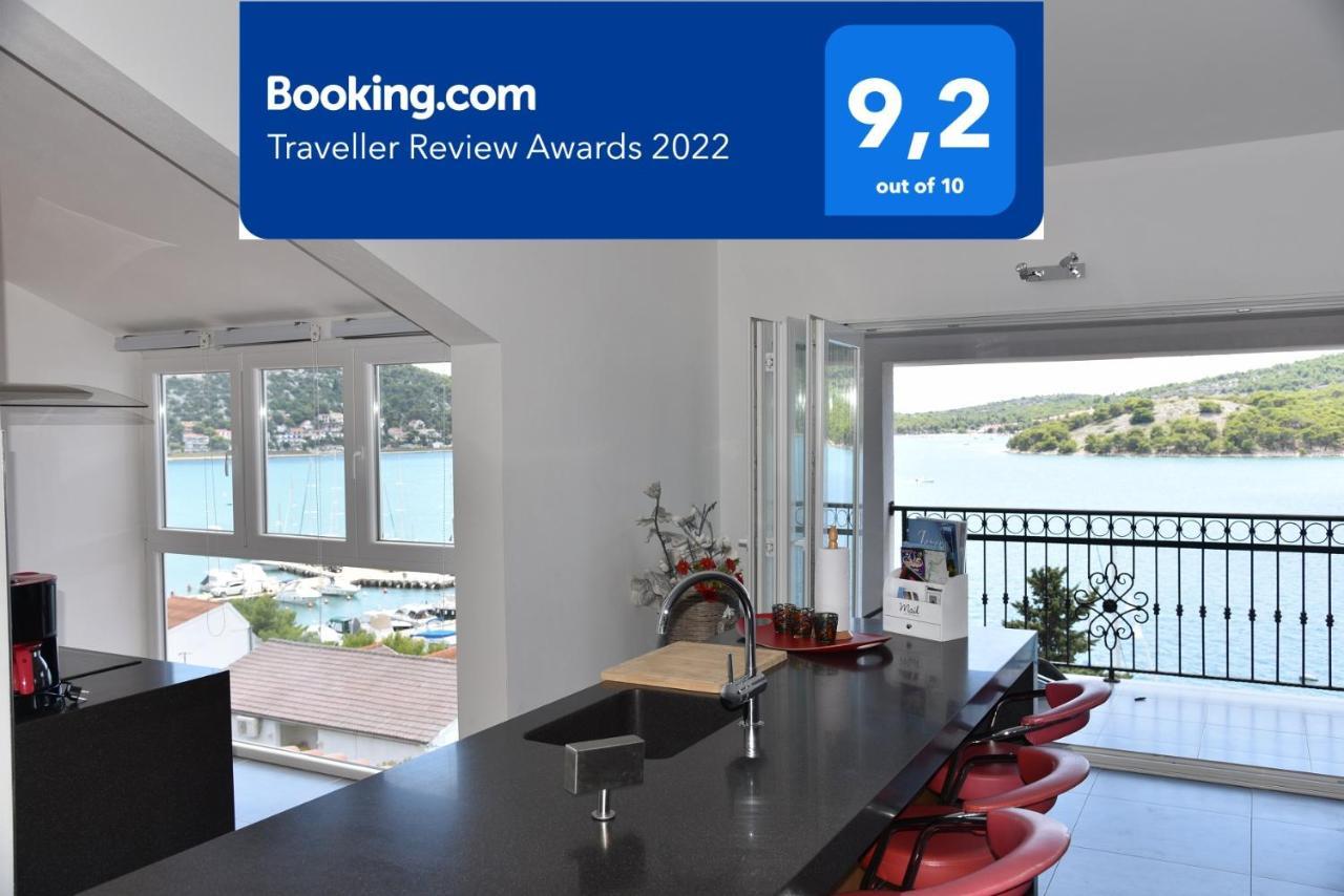 Villa Pina Appartment Chantos Tisno Luaran gambar