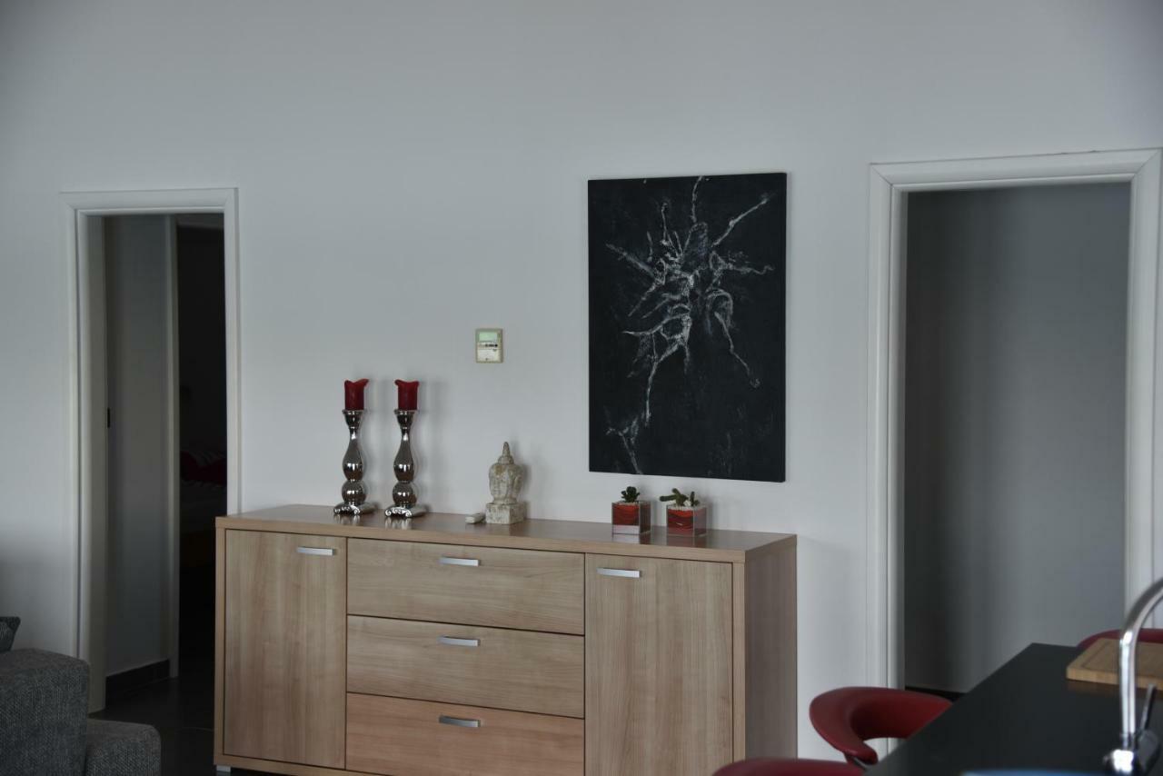 Villa Pina Appartment Chantos Tisno Luaran gambar