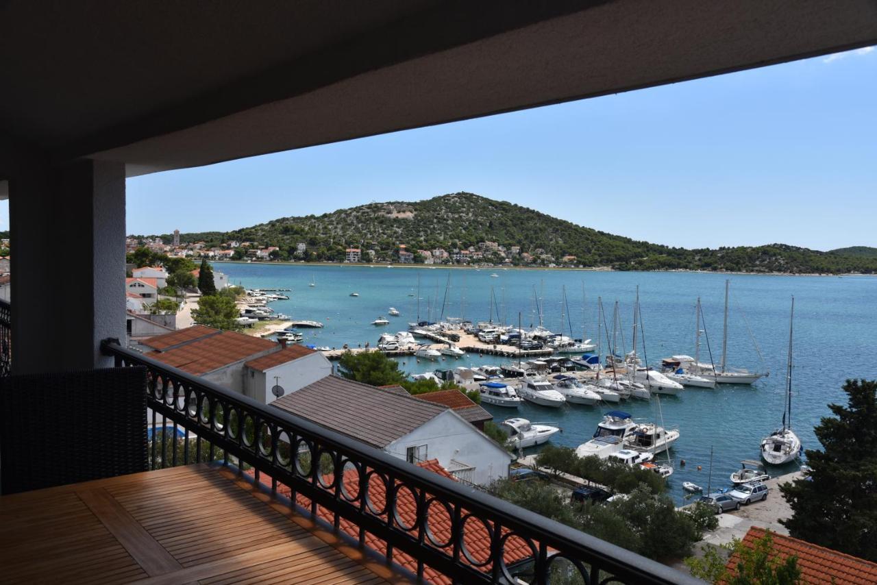 Villa Pina Appartment Chantos Tisno Luaran gambar